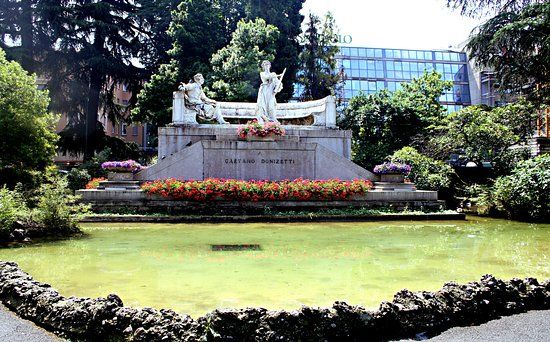 Monumento a Gaetano Donizetti